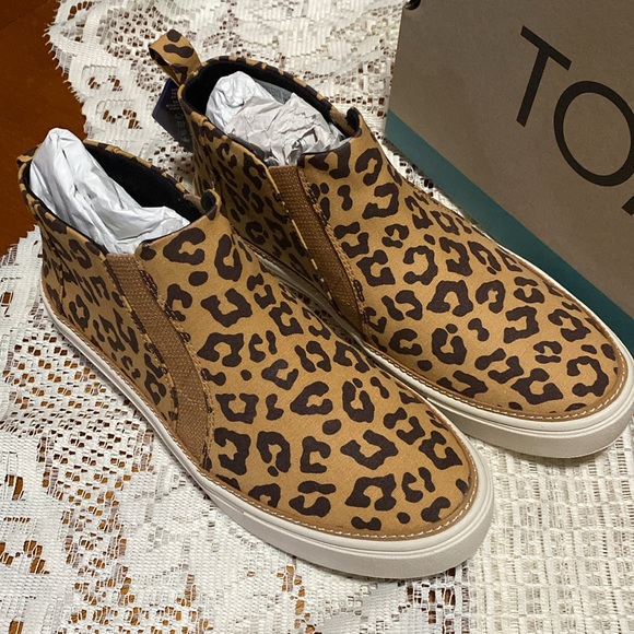 Toms booties size 7.5 nwt - Picture 2 of 4